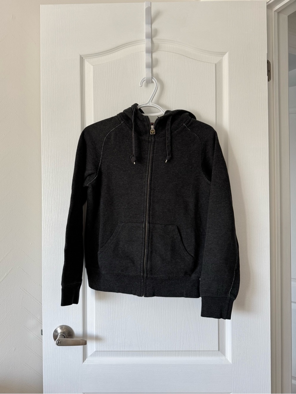 Aritzia TNA zip hoodie